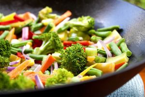 Cách ăn rau xào mà không sợ bị dầu mỡ?