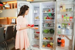 Tác hại của việc để thức ăn còn nóng vào tủ lạnh