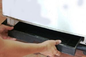 Làm gì khi tủ đông bị chảy nước?